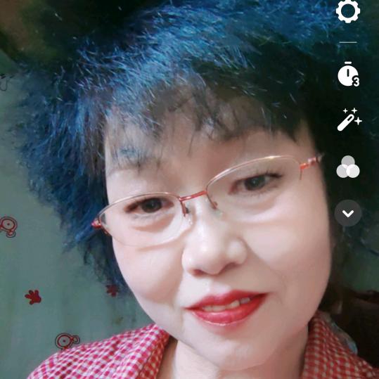 彩萍
