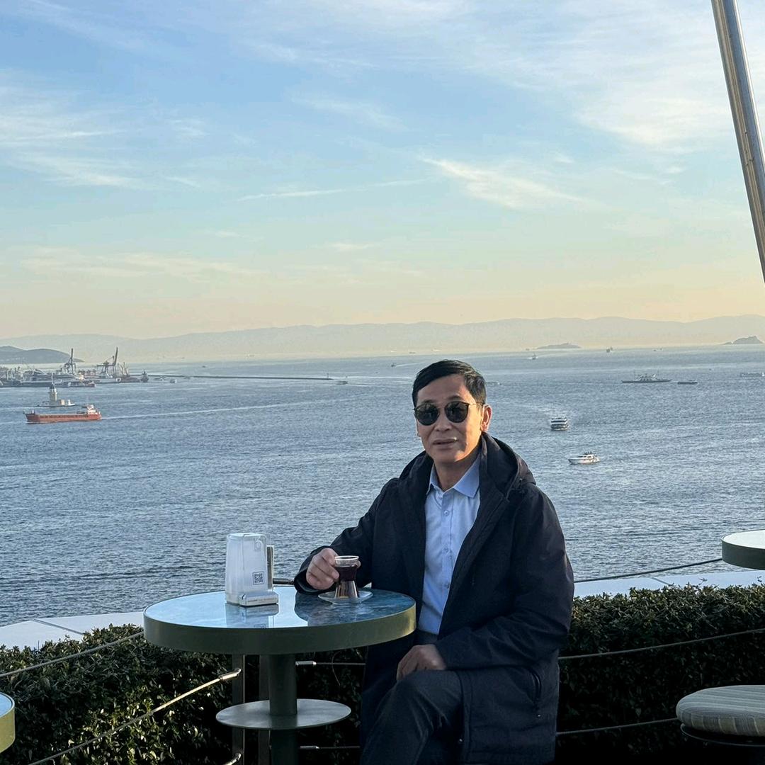 睁眼看世界丁国华