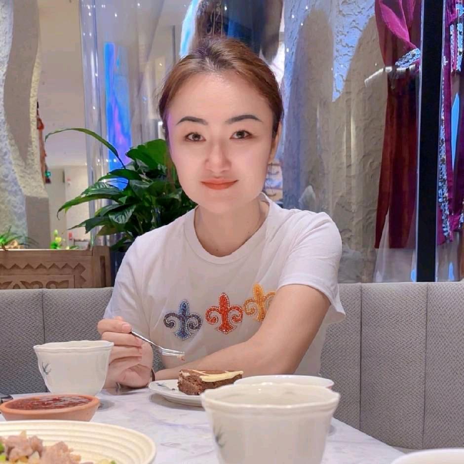 古丽加孜服装店