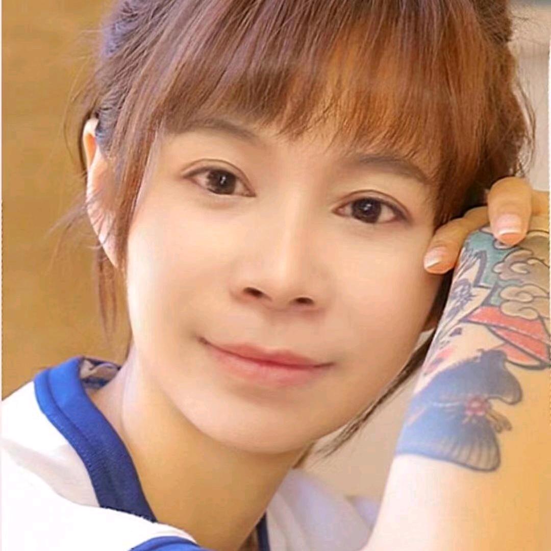 卆卆