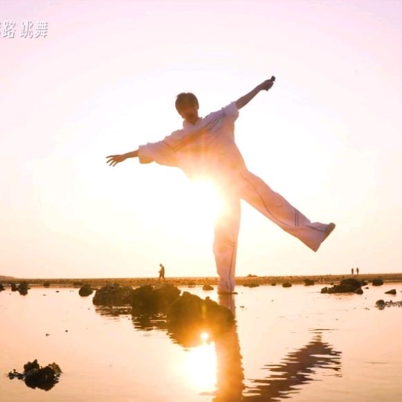 攒一袋星星｀头像