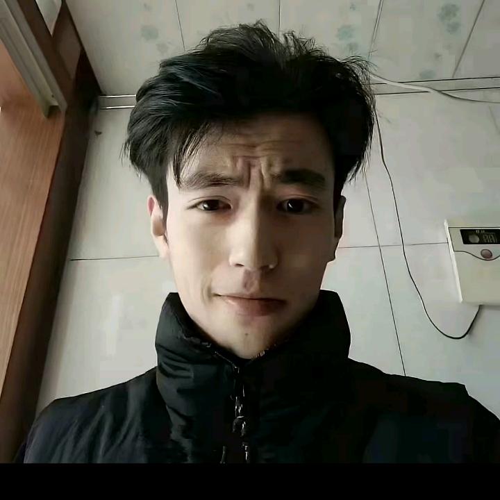 李华