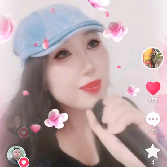 笑眼（晚上八点十分开播）唱歌聊天主播