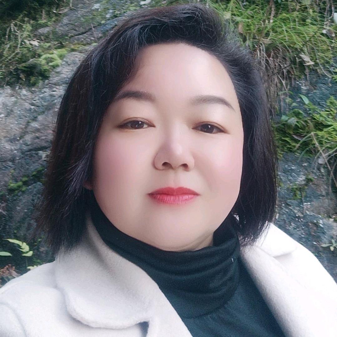 丽平爱跳舞爱唱歌