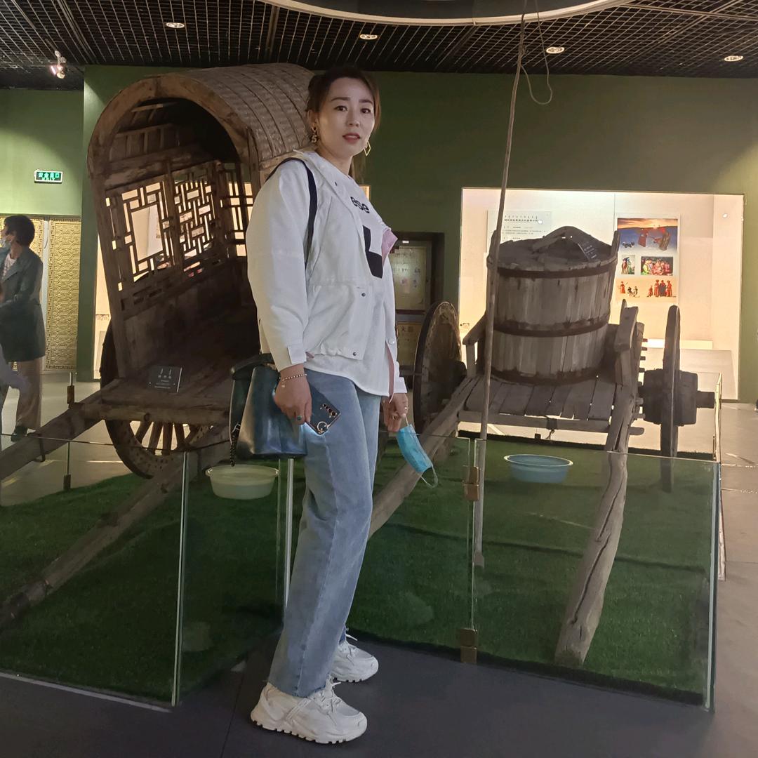 东乌牛马中介（花花）1880479611