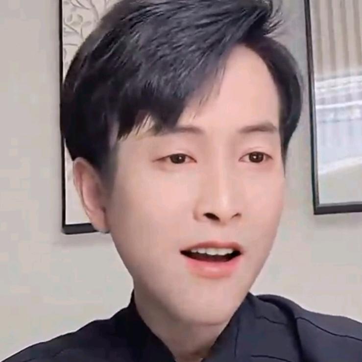 杯中烈酒敬余生