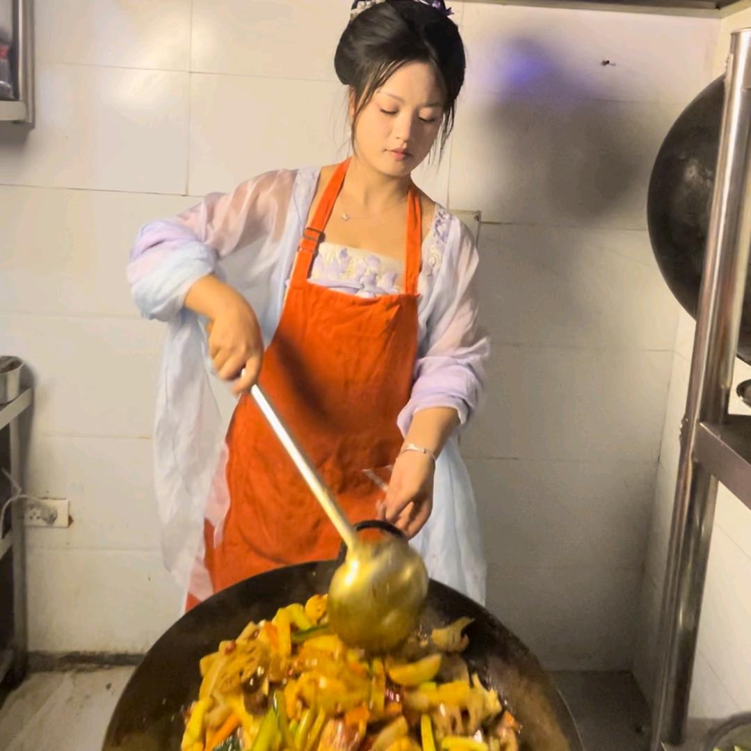 小婵烤鱼（招学徒）