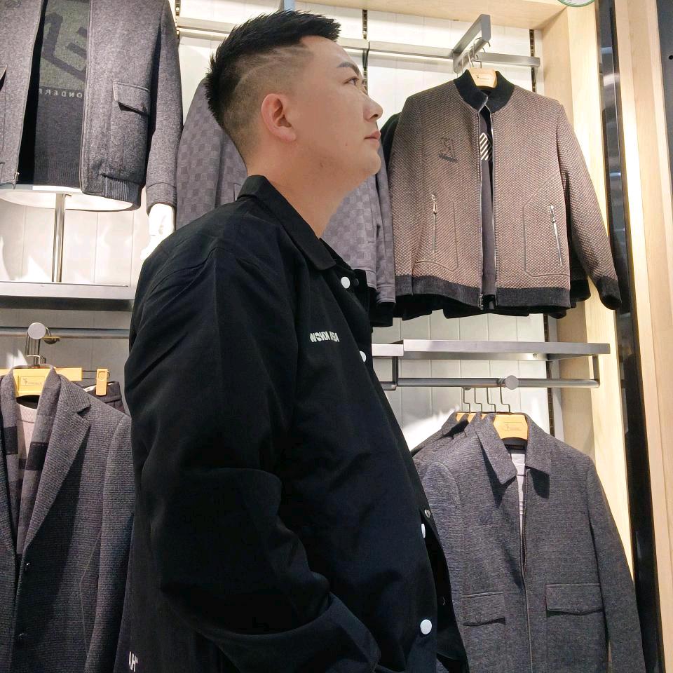 王表哥。