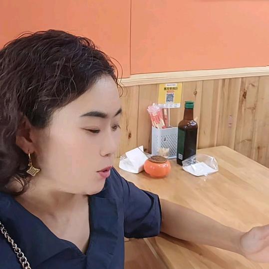 幸福的华姐姐