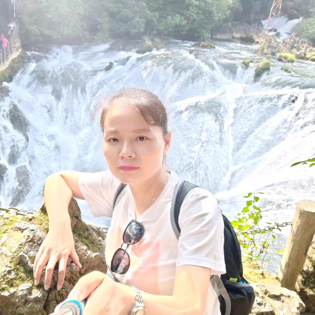 桃花仑资深珠宝顾问～伟