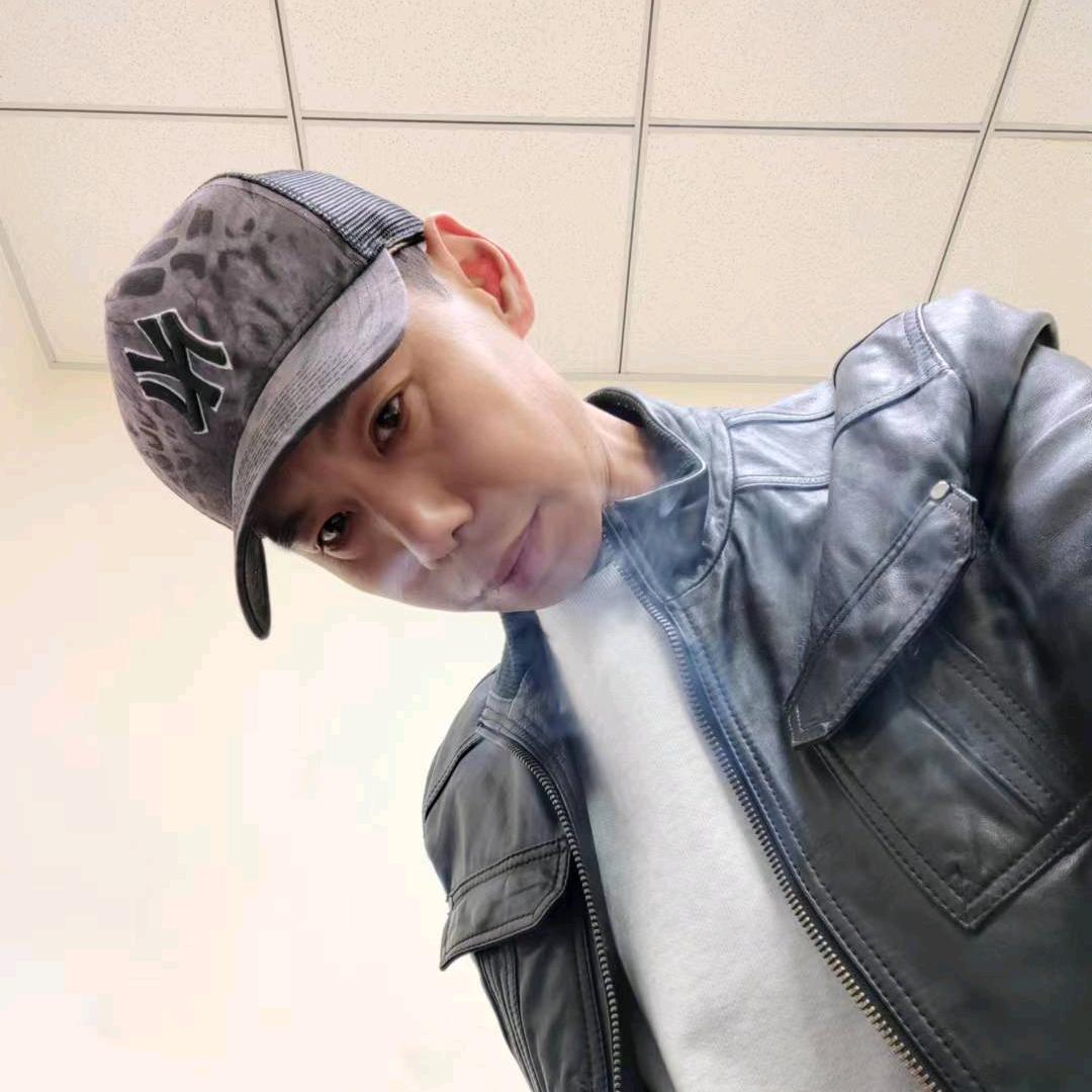 小飞哥（招设计）