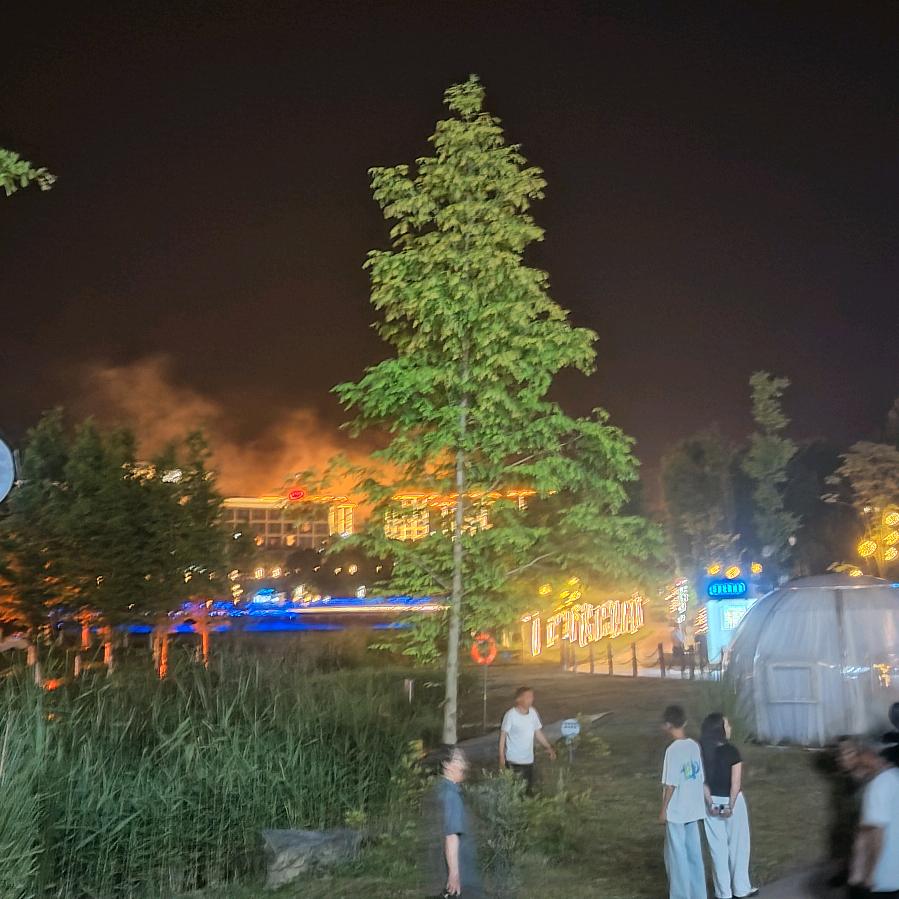 𝓤𝓷𝓻𝓮𝓺𝓾𝓲𝓽𝓮𝓭