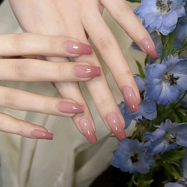 小w化妆（美甲）师