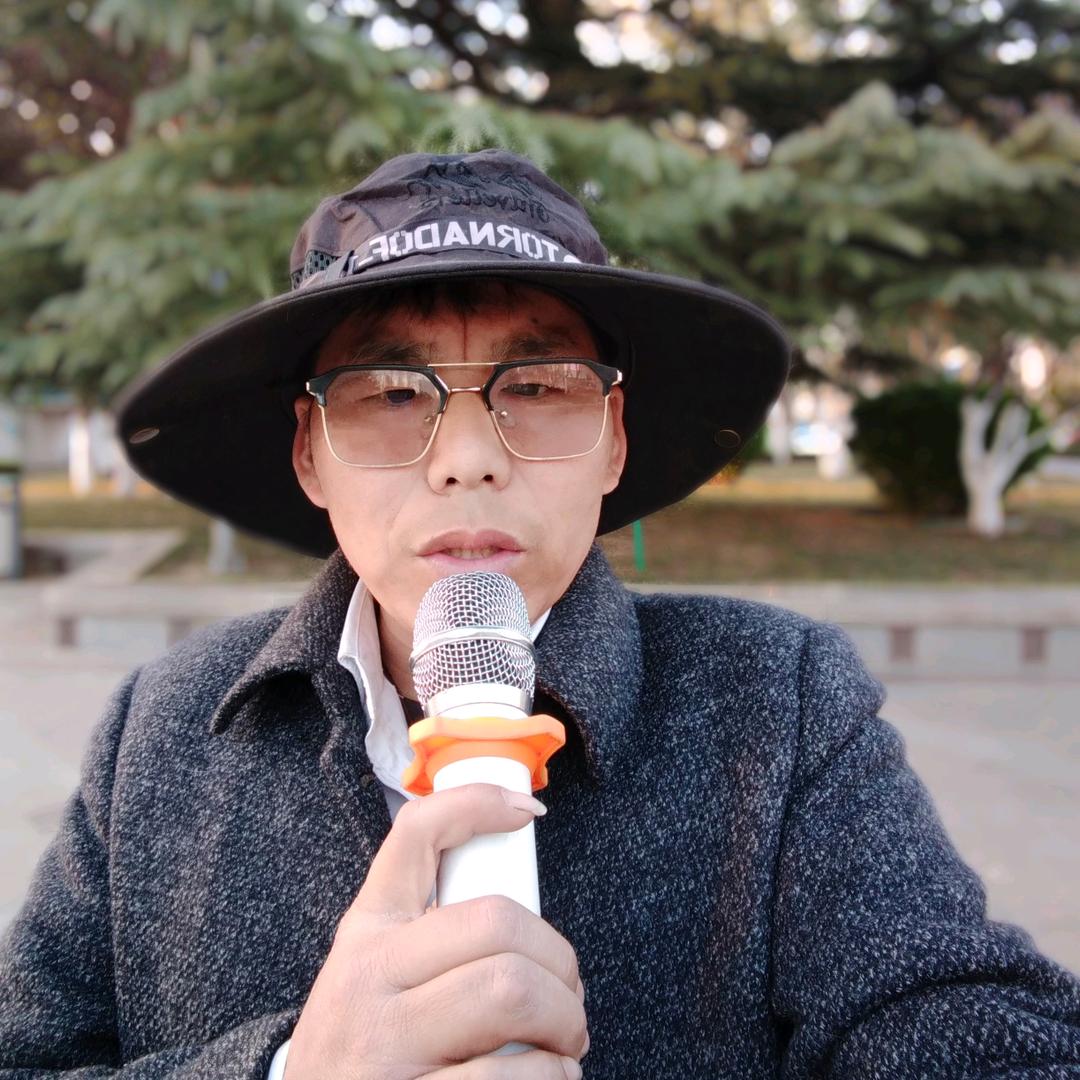 草帽哥喜欢唱歌