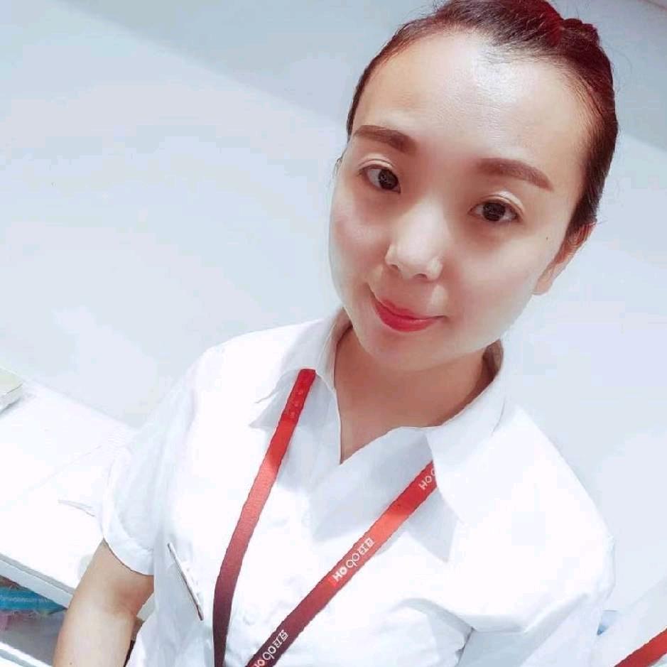 红豆舒适男装金牌导购刘长玲