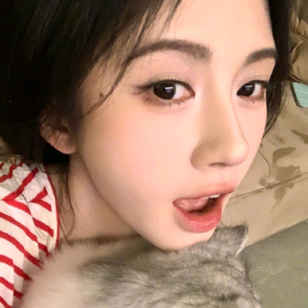 偏执鲸鱼🐳头像