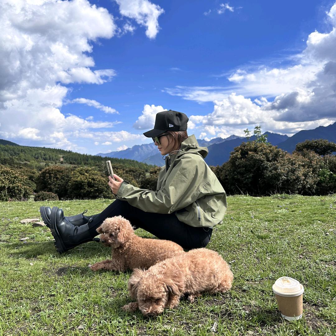 我是周三三
