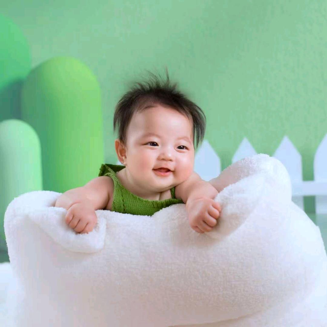 小林林👩‍❤‍💋‍👨