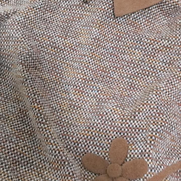 喜欢跳舞唱歌。