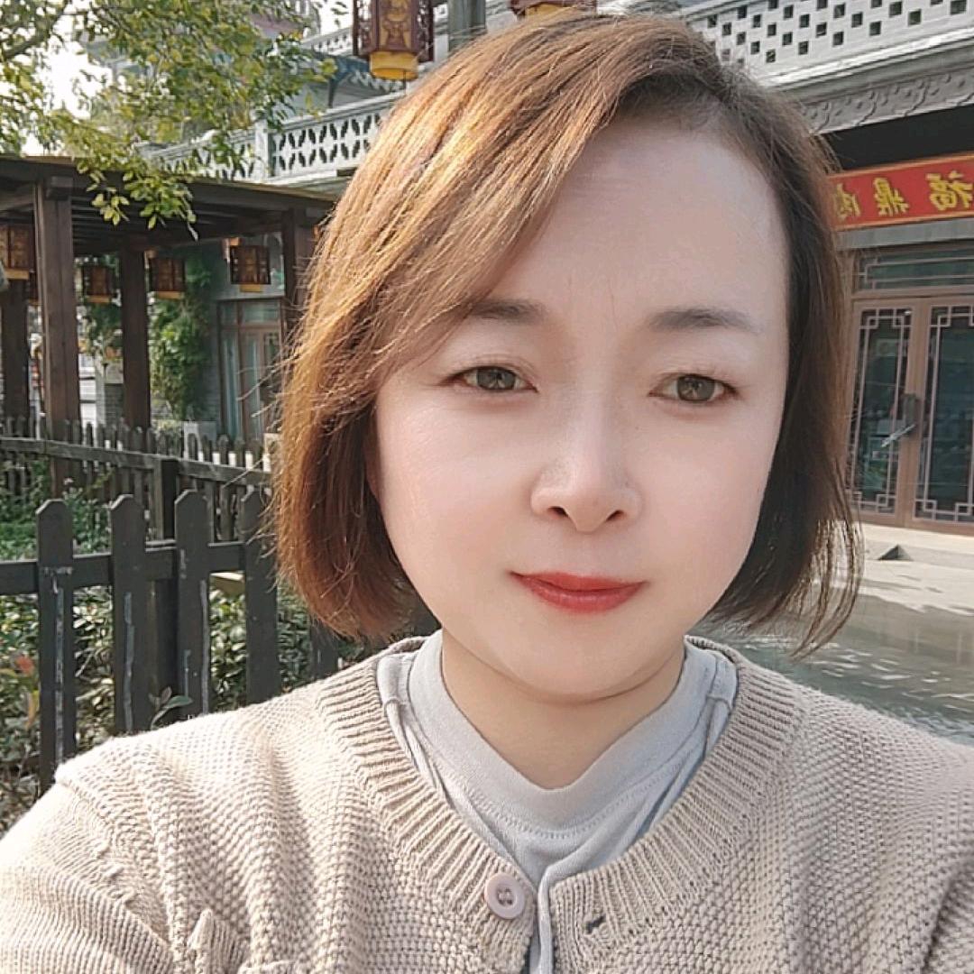 卖房的小华