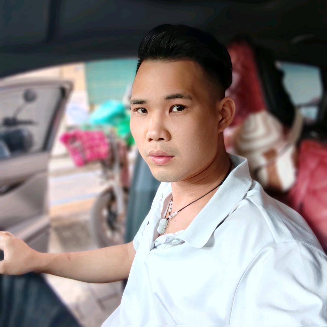 轮胎  小哥哥