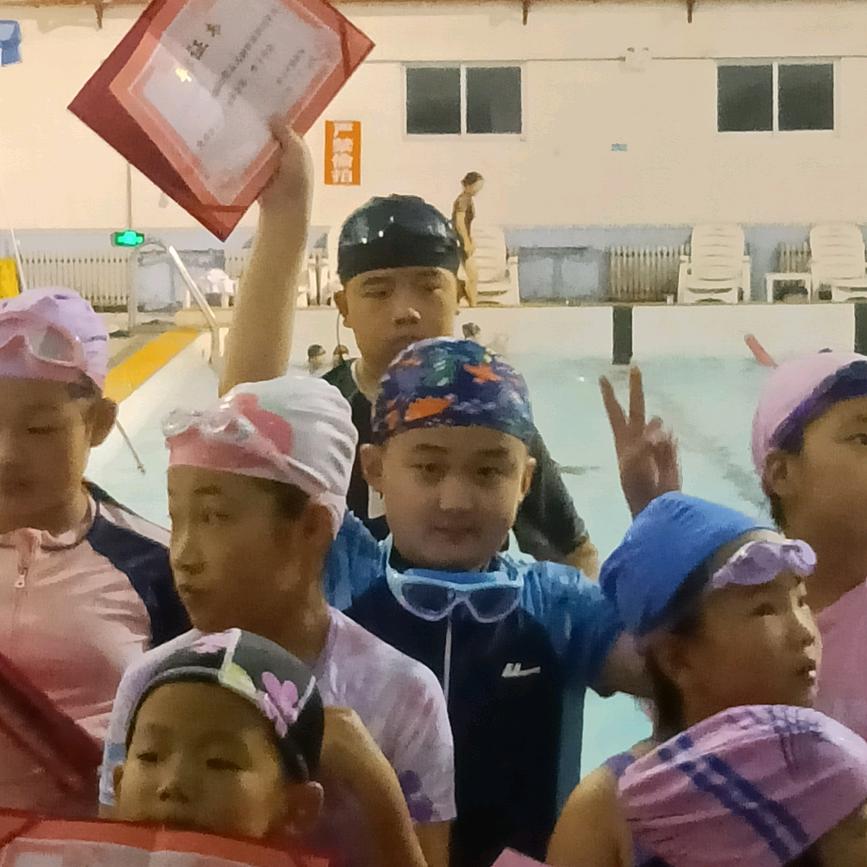 （石头）(｢･ω･)｢嘿你在干什么？