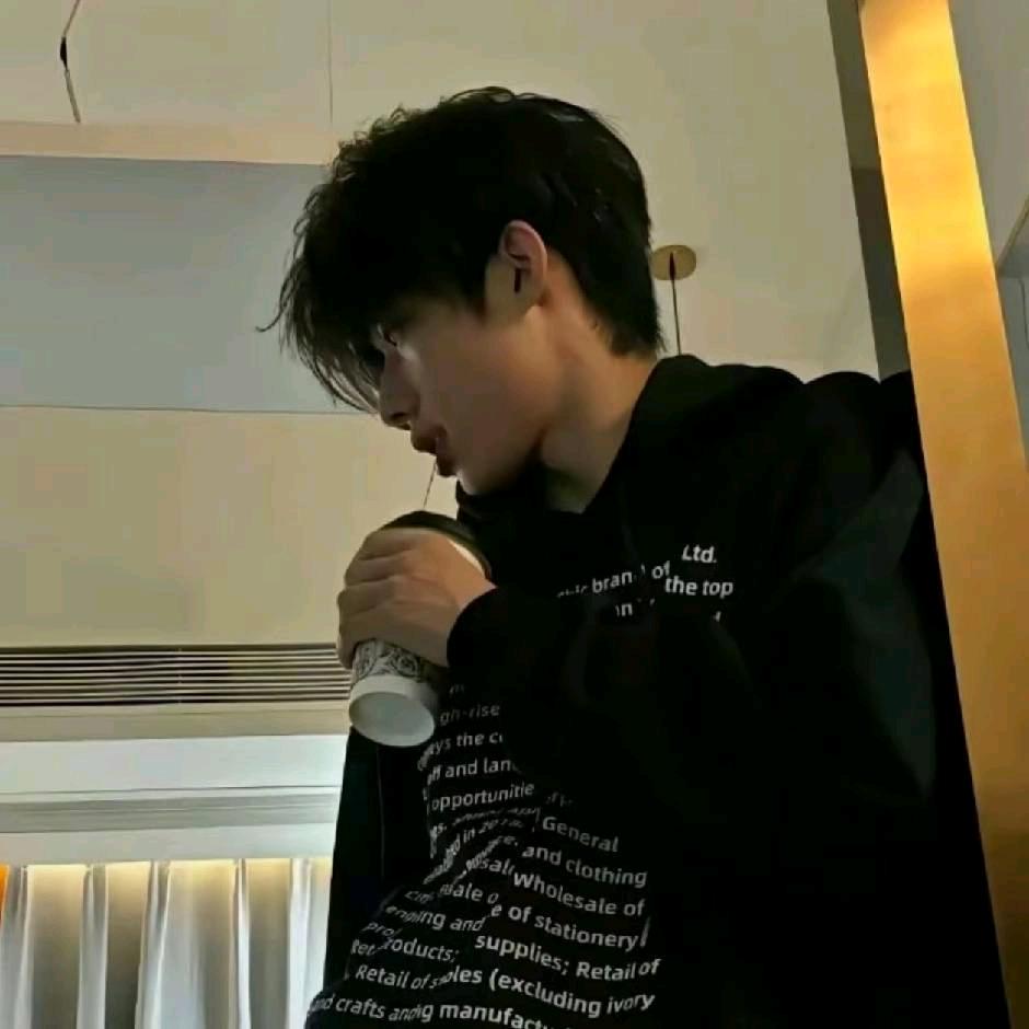 云烟成🌧
