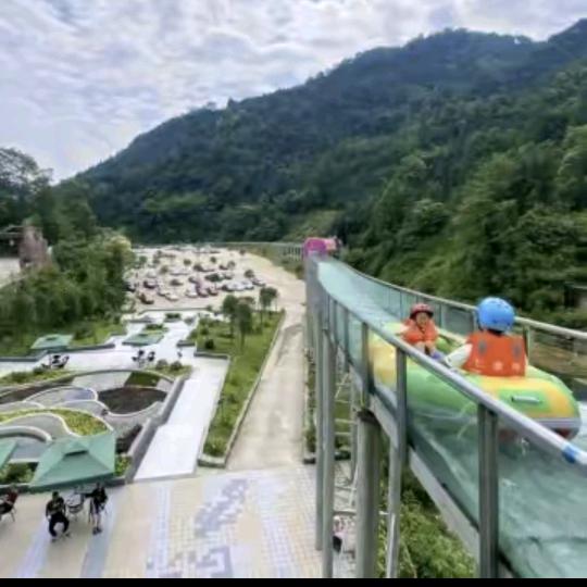 吃住成都