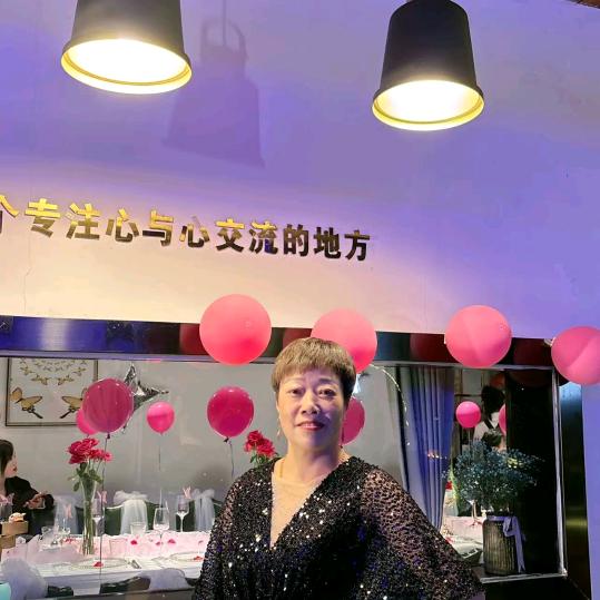 牵着大象去散步