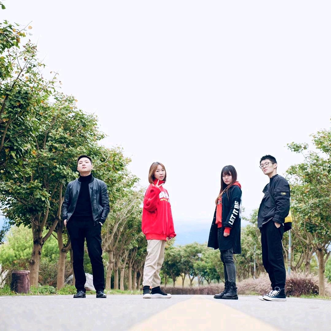 ___L a n d r o v e r