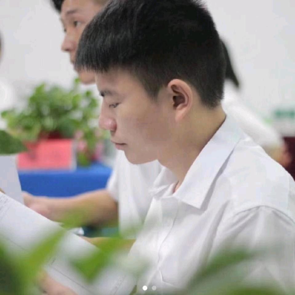 一个独立思考人（批判性思维践行者）