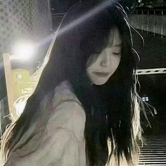 做一个乖巧的女孩吧