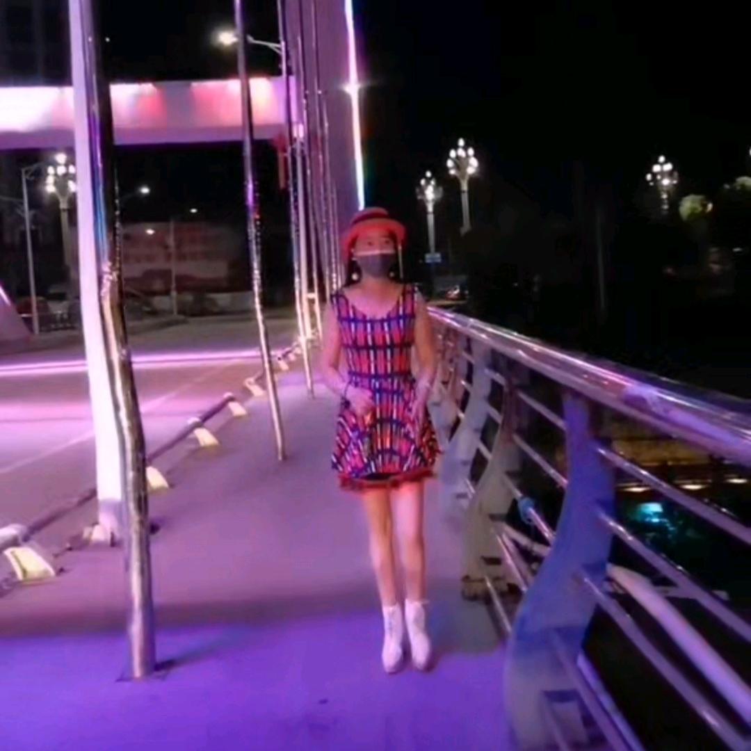 苗莎莎💕😘💃