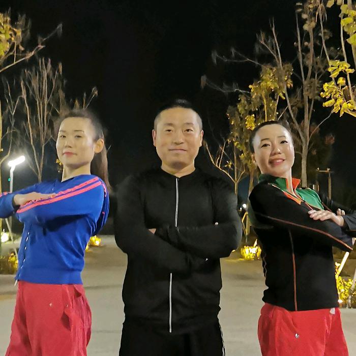 凤凰鼓舞团前哥