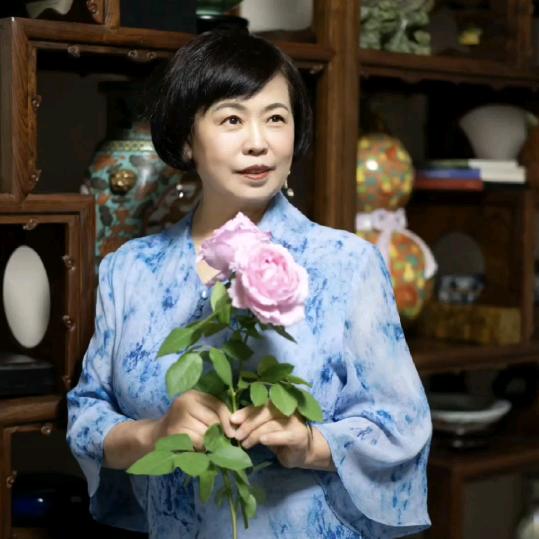 60+姐姐退休生活