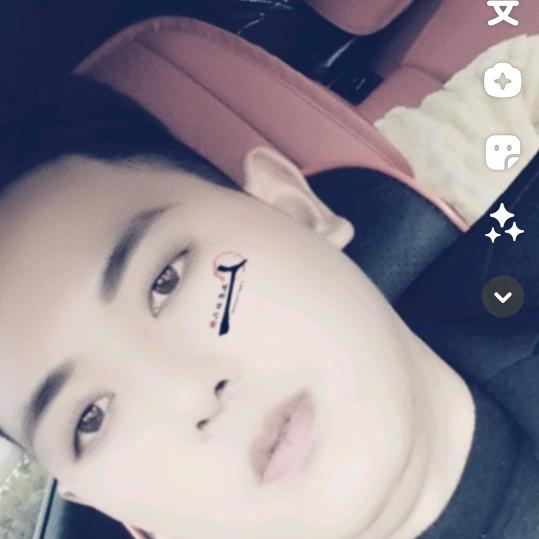 杯中烈🍷，敬余生