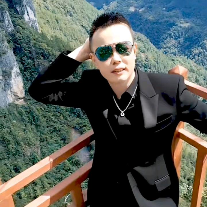 华歌✌