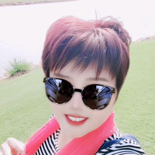 李小英