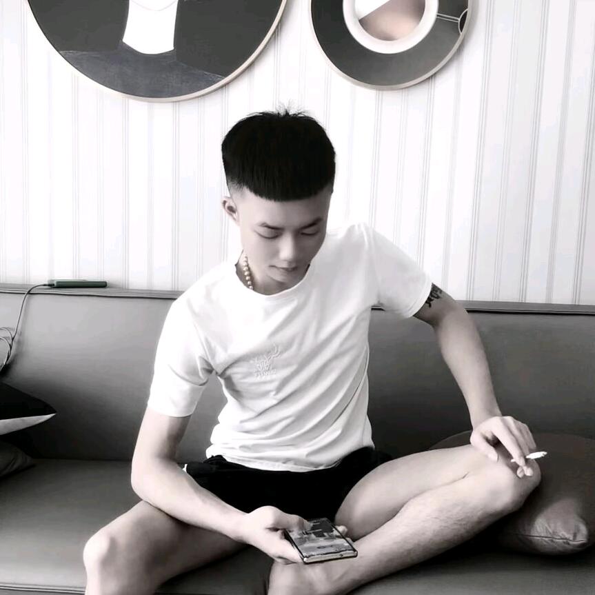 @邝潇