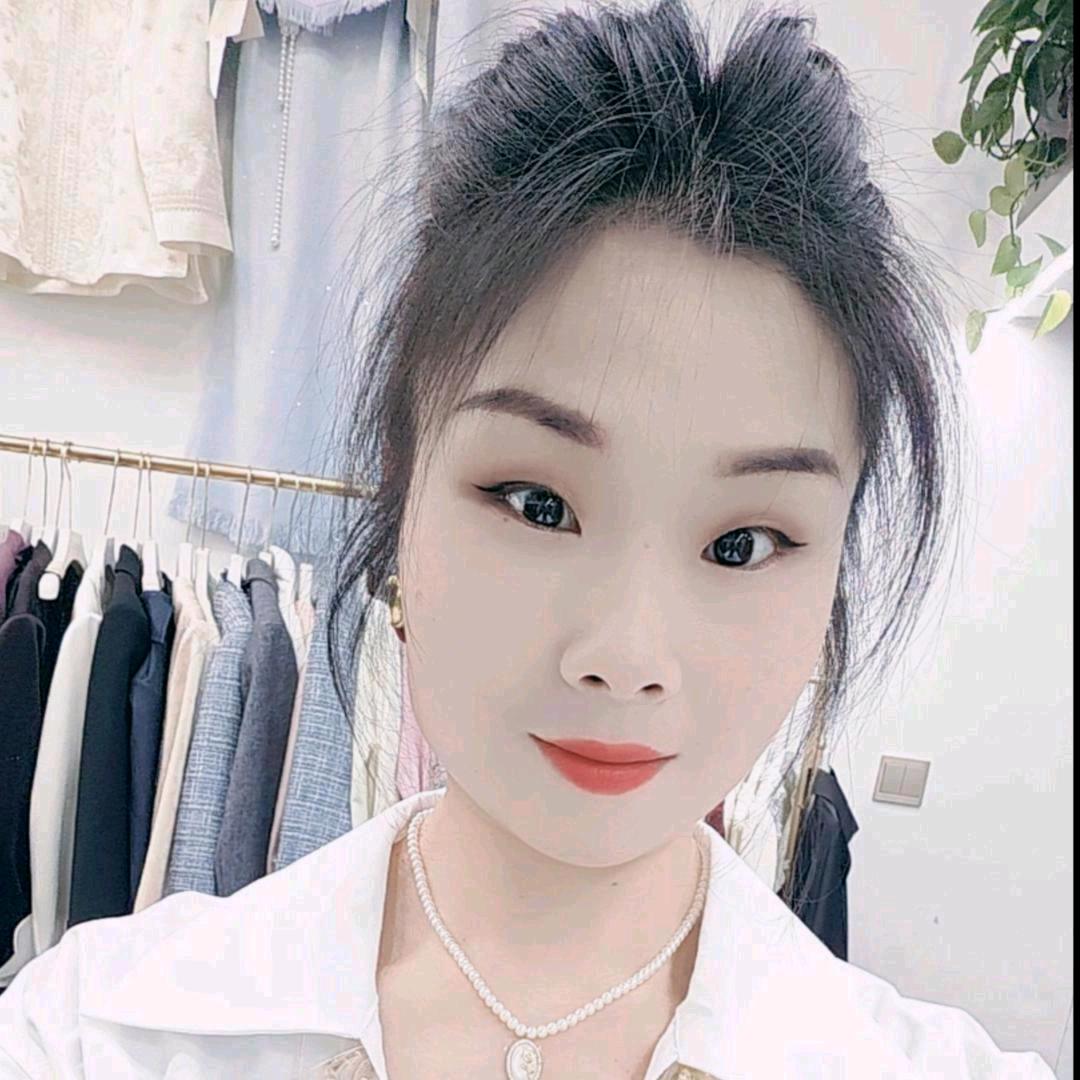 夏会敏（慧慧女装）