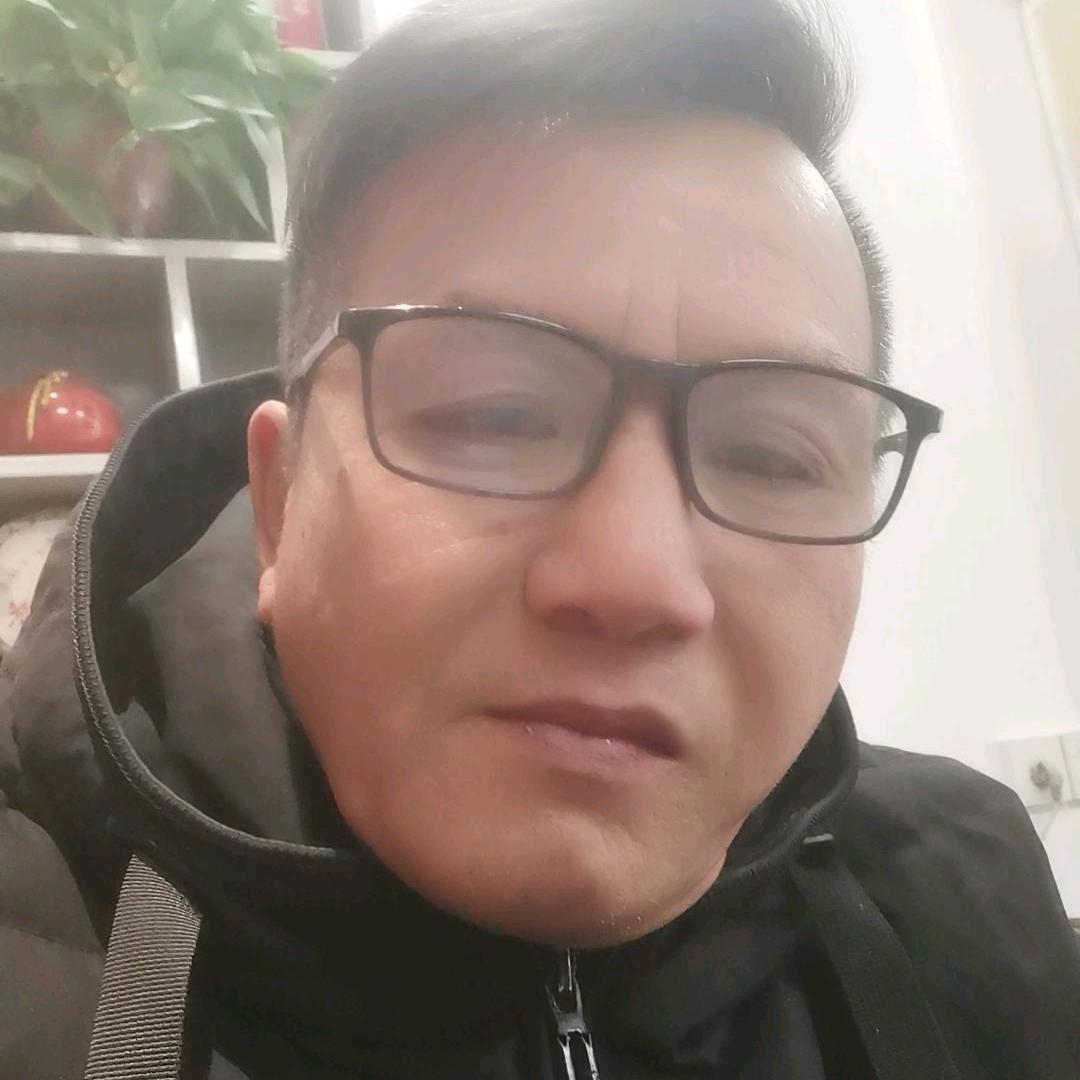 覃海光华飞工程机械出租
