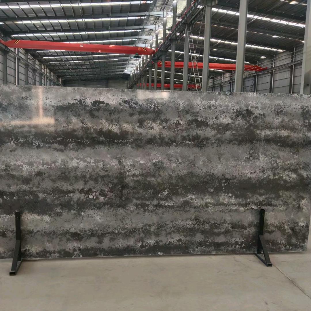 卖石英石的大姐姐