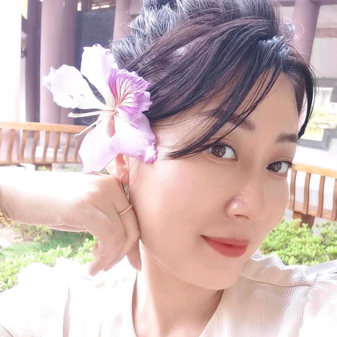 便利店老板娘