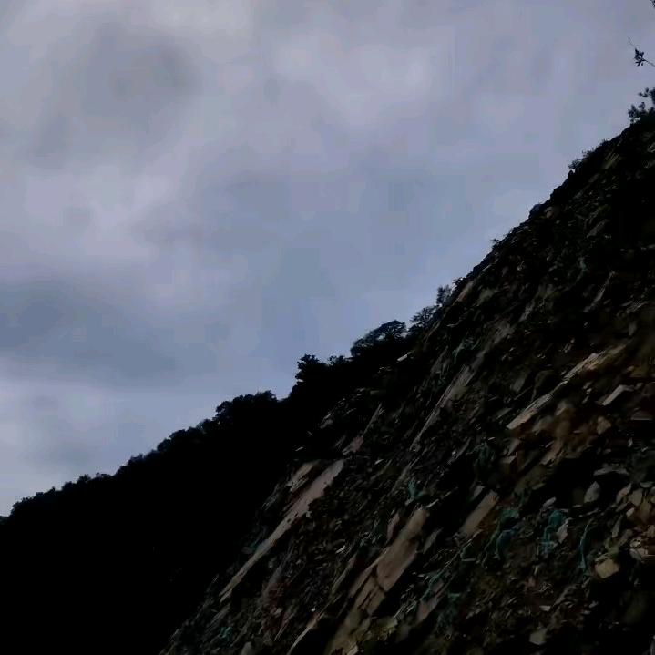水漫金山