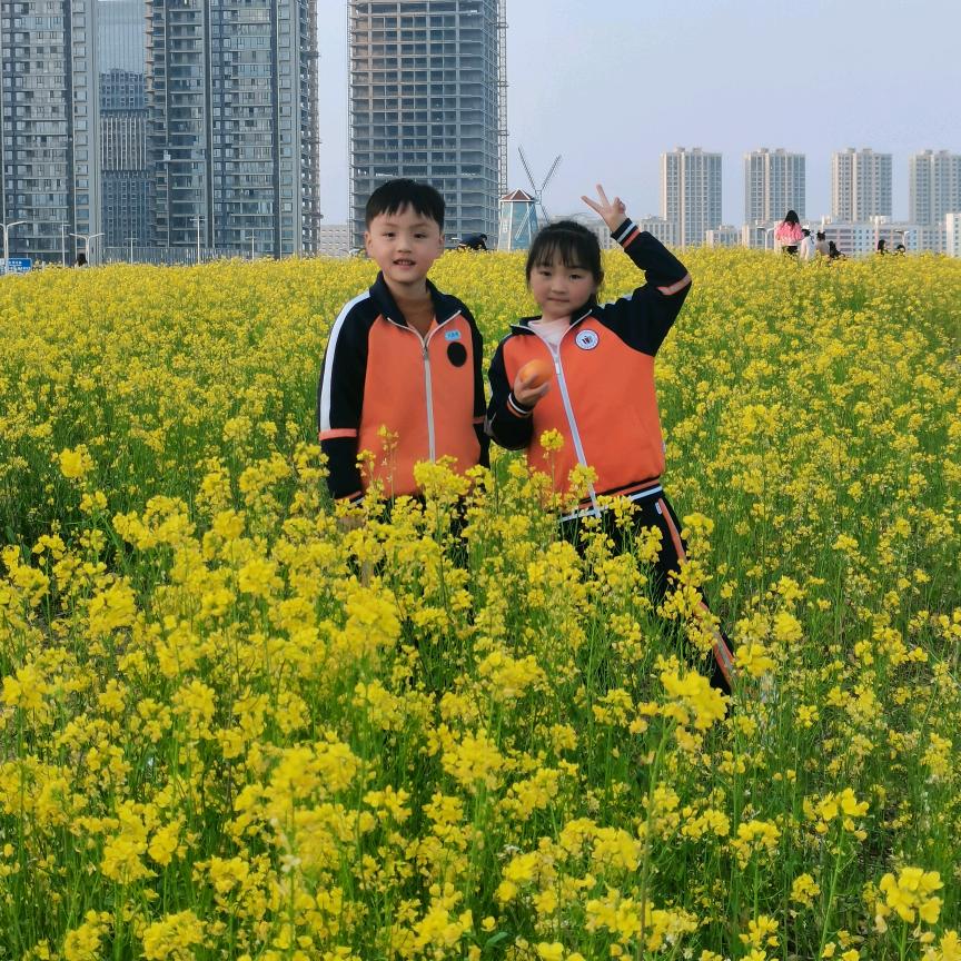 4个孩子的宝妈。