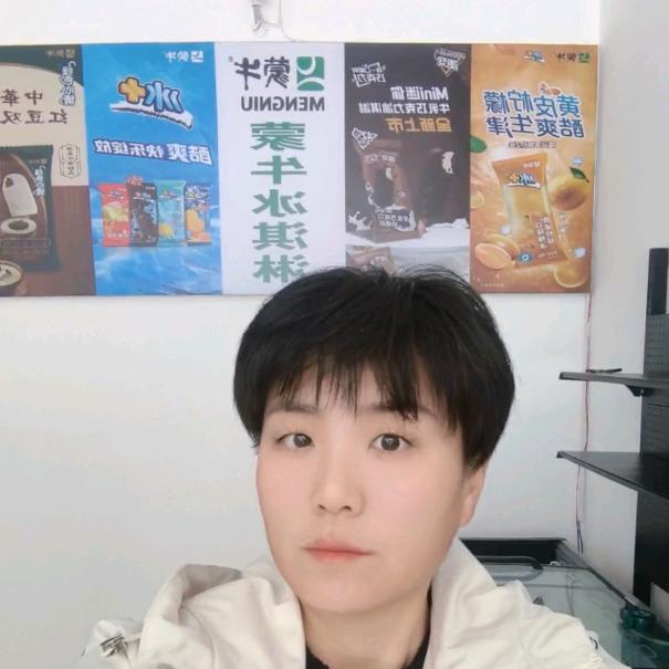 实体店老板娘，孟姐。
