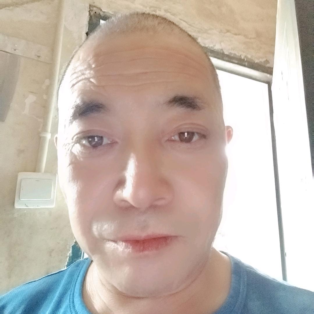 曹**