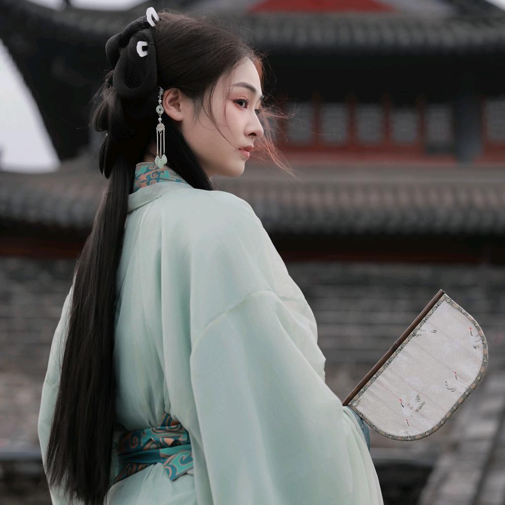 红妆记汉服妆造