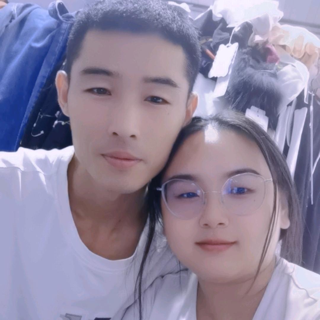 🕊衣👚哥ృ༊