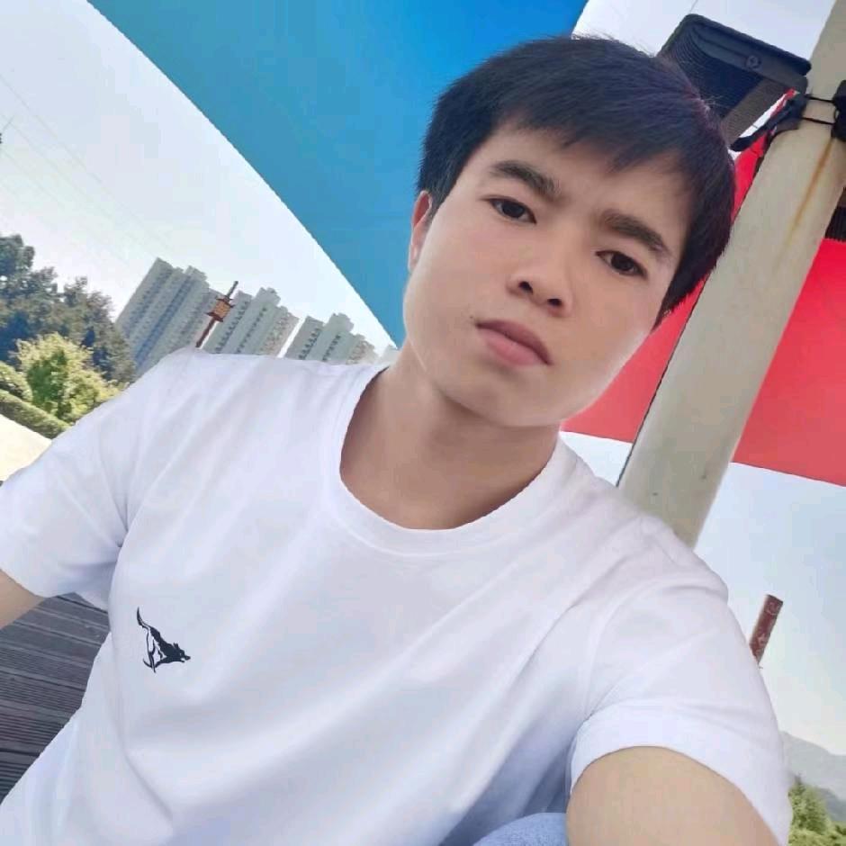 周伟燚   寰九酒